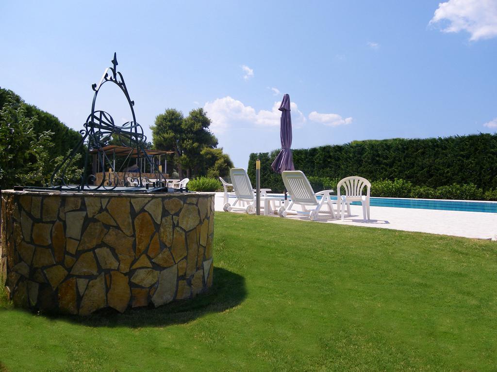 Cosmos Resort Каламос Екстериор снимка