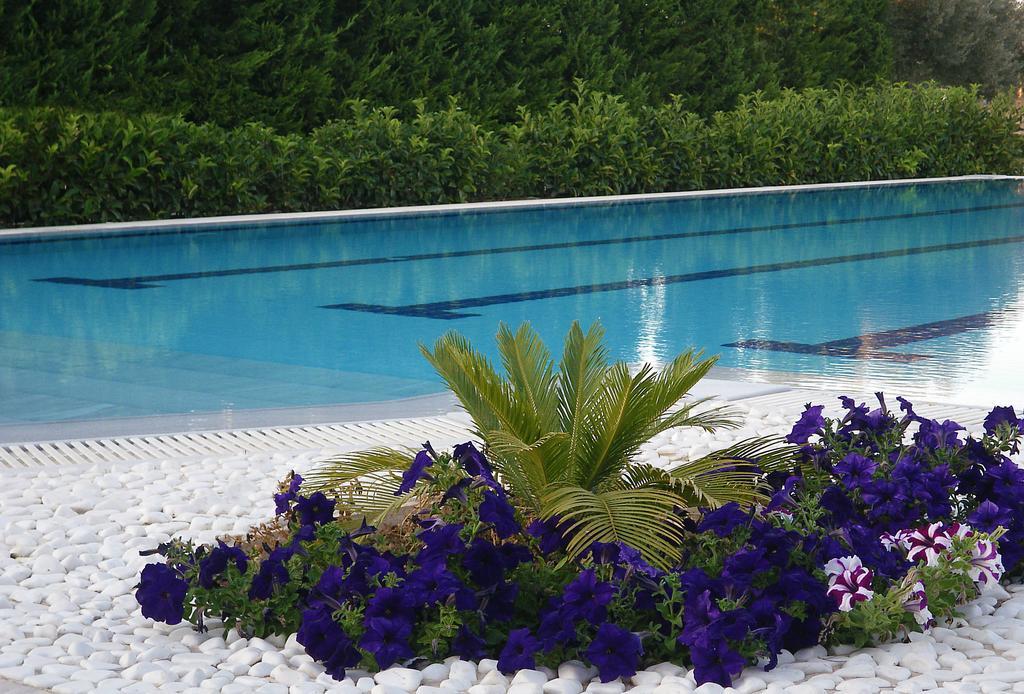 Cosmos Resort Каламос Екстериор снимка